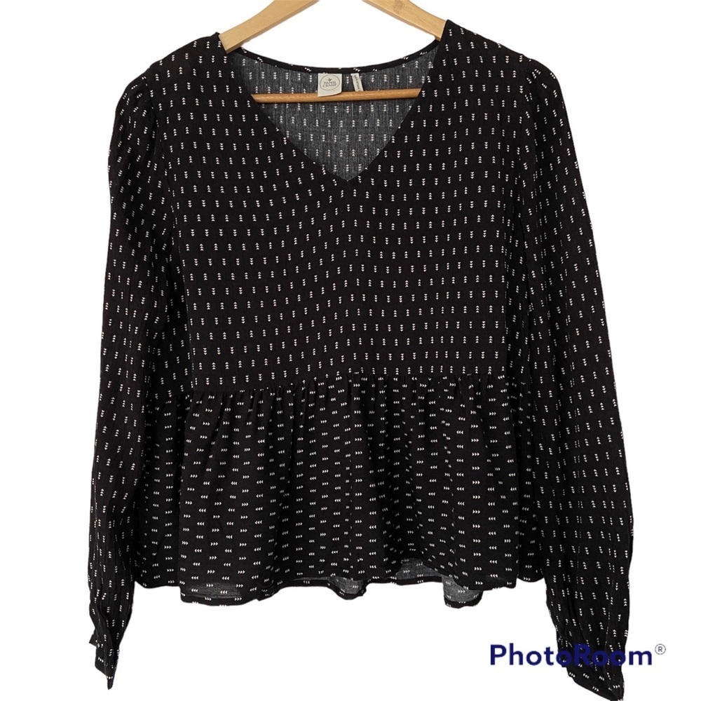 PAPER CRANE BLACK AND WHITE 100% RAYON VNECK TOP/BLOUSE WITH GATHERED PEPLUM, S